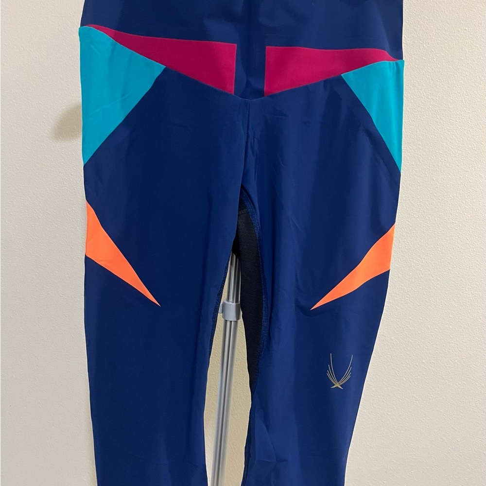 LUCAS HUGH Paragon stretch capri leggings
Size L